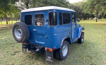 Toyota-Land-Cruiser-1979-6