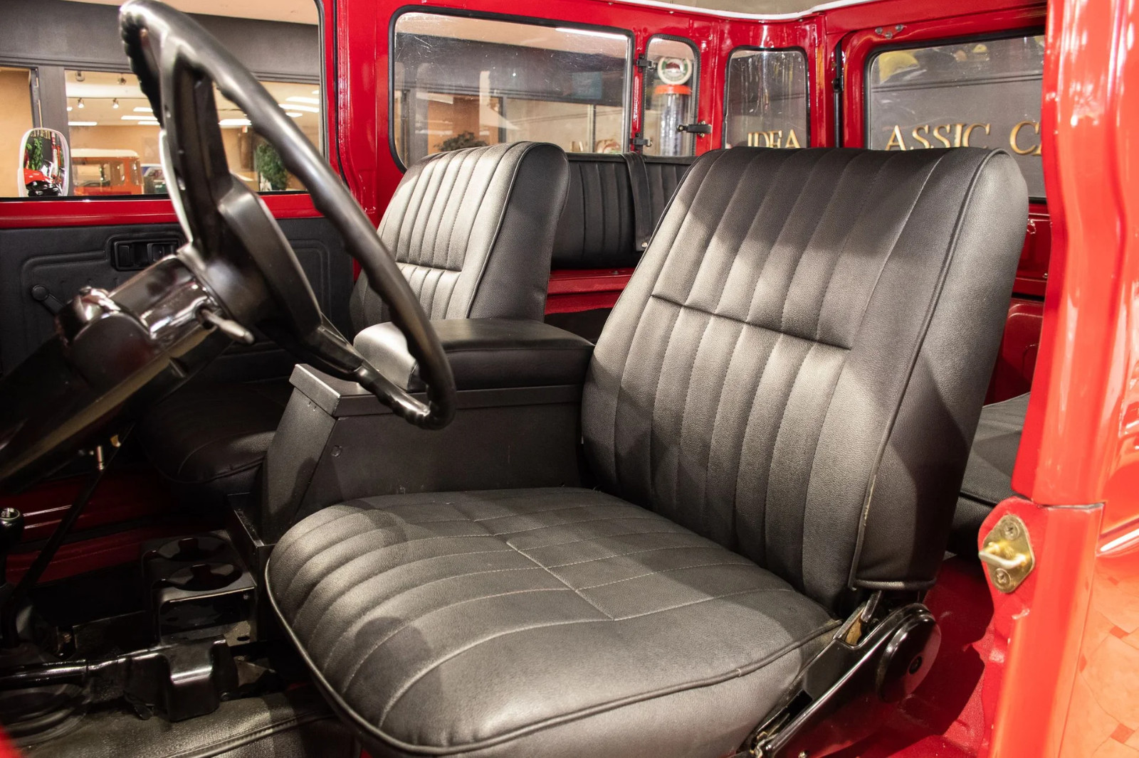 Toyota-Land-Cruiser-1982-2