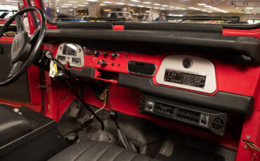Toyota-Land-Cruiser-1982-3