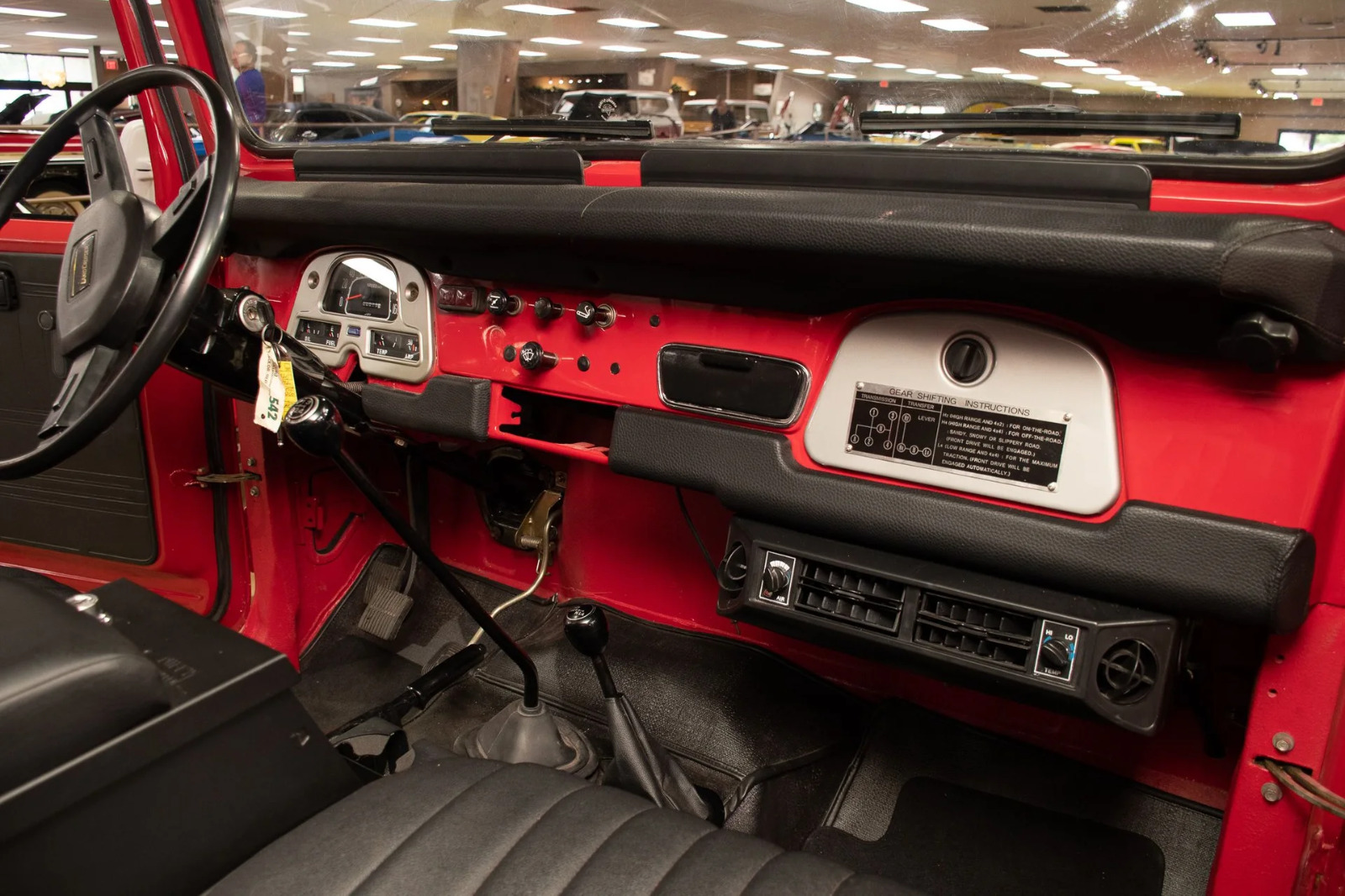 Toyota-Land-Cruiser-1982-3