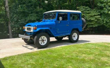 Toyota-Land-Cruiser-1982-SUV-1
