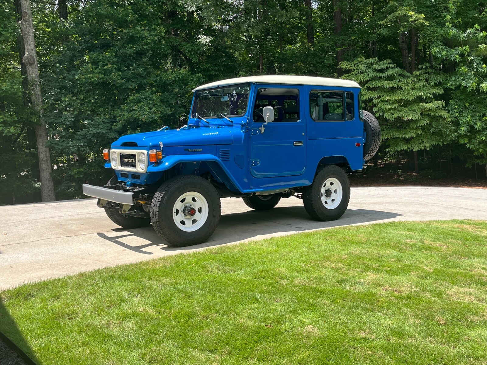 Toyota-Land-Cruiser-1982-SUV-1