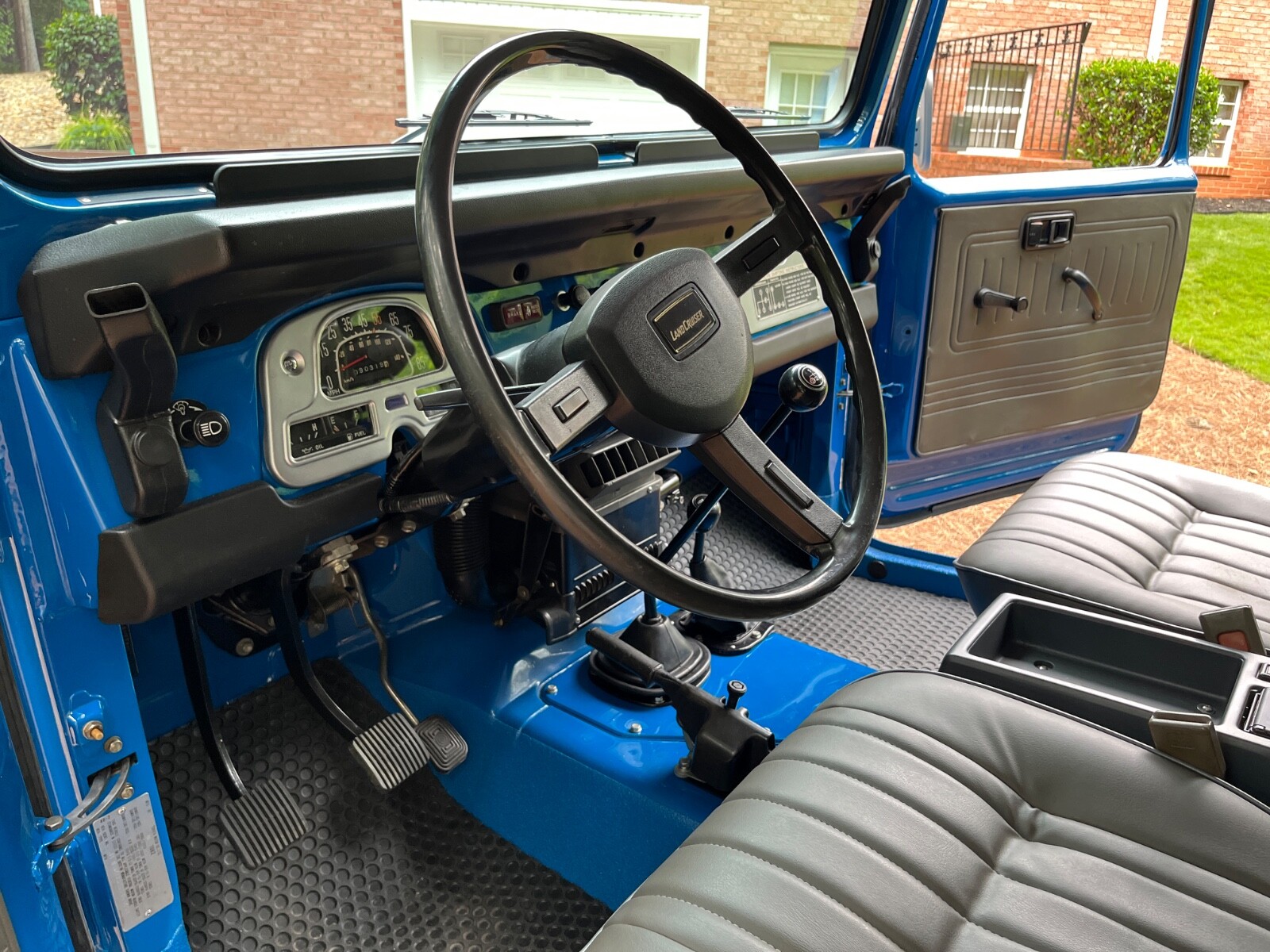 Toyota-Land-Cruiser-1982-SUV-10
