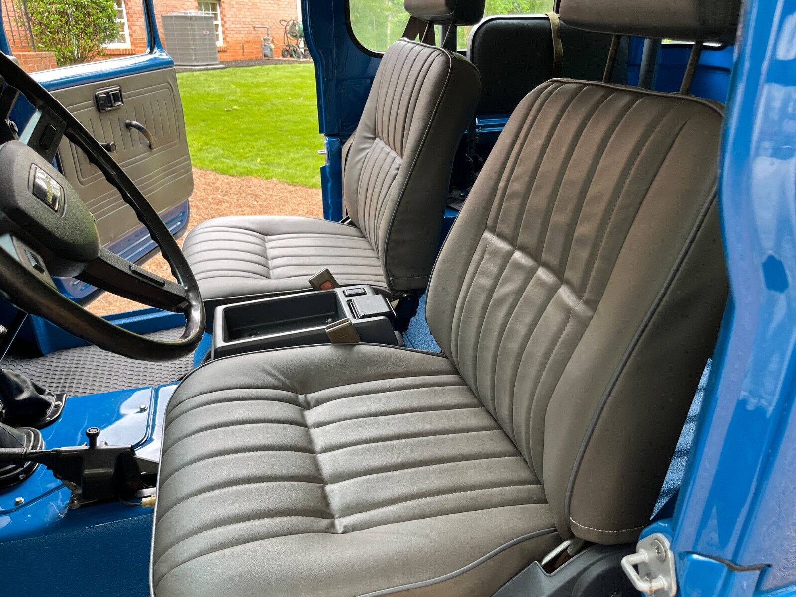 Toyota-Land-Cruiser-1982-SUV-11