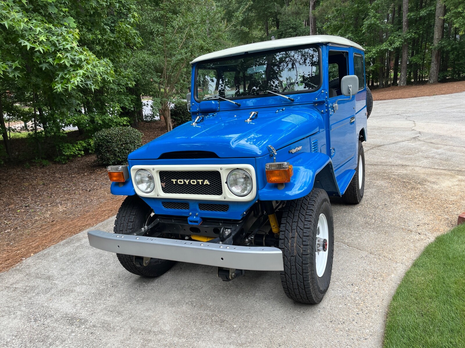 Toyota-Land-Cruiser-1982-SUV-3