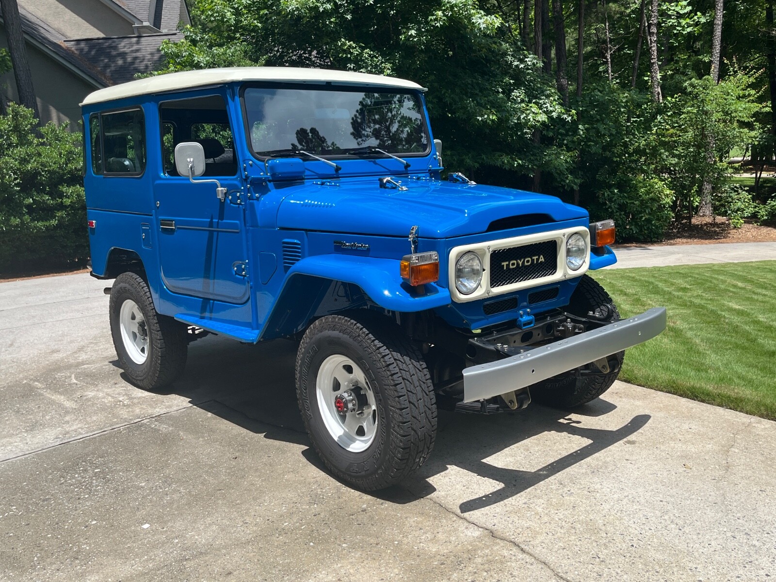 Toyota-Land-Cruiser-1982-SUV-4