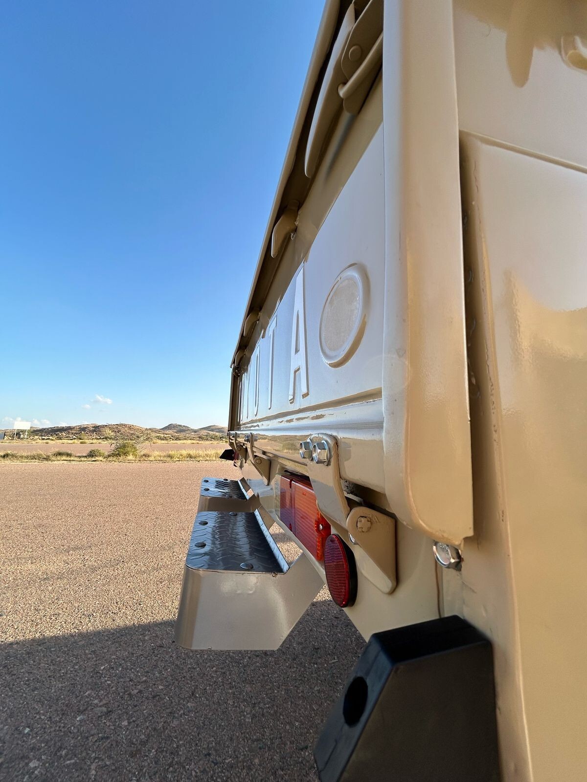 Toyota-Land-Cruiser-1984-Extended-Cab-Pickup-2