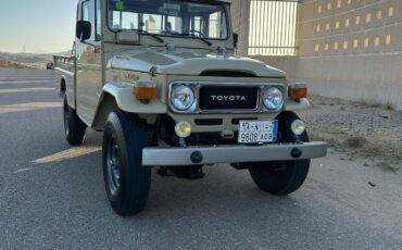 Toyota-Land-Cruiser-1984-Extended-Cab-Pickup-8