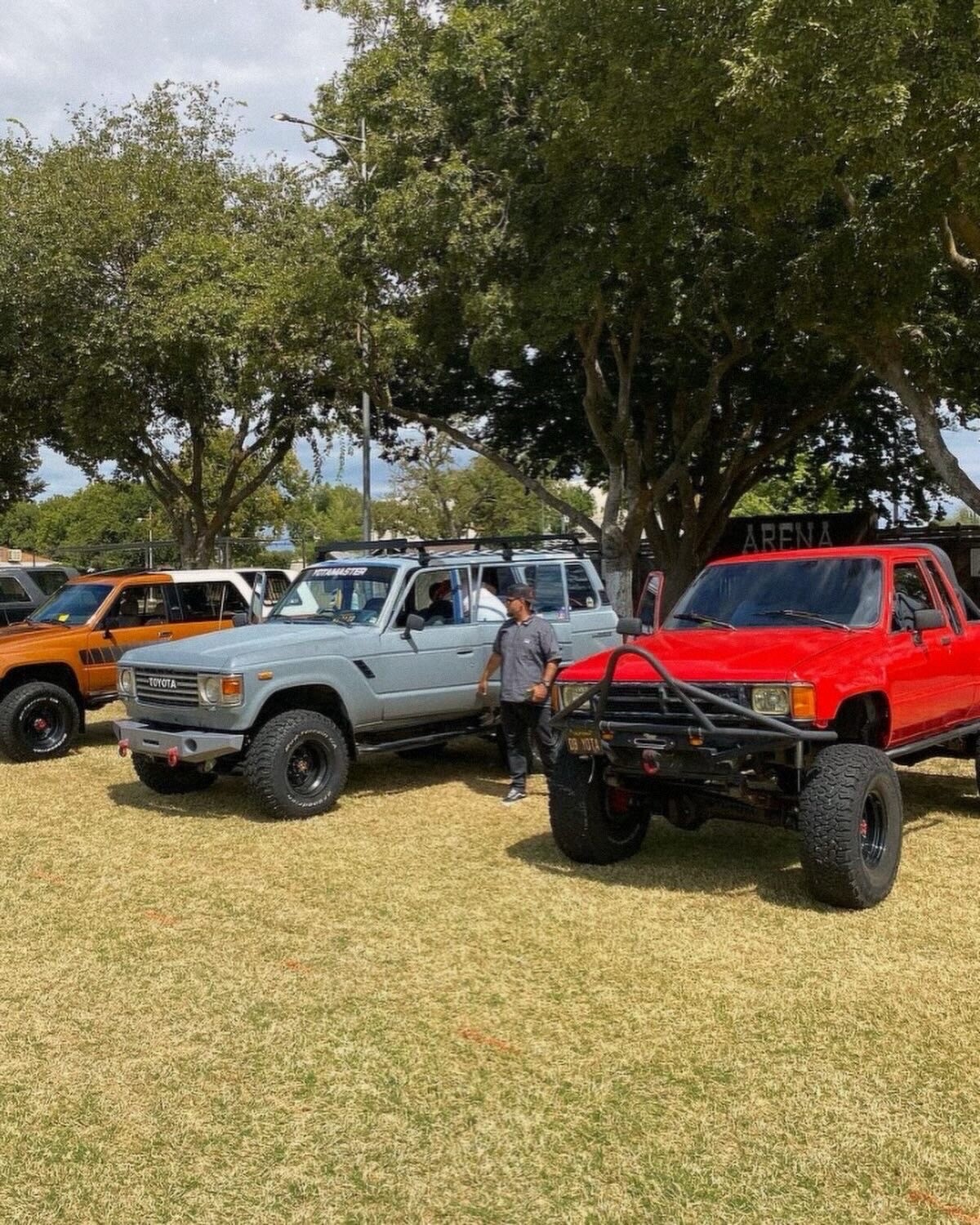 Toyota-Land-Cruiser-1984-SUV-2