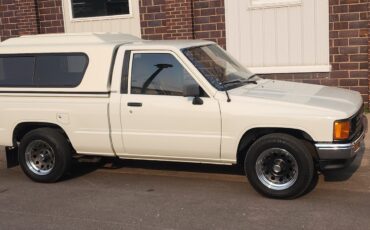 Toyota-Other-1988-truck-2