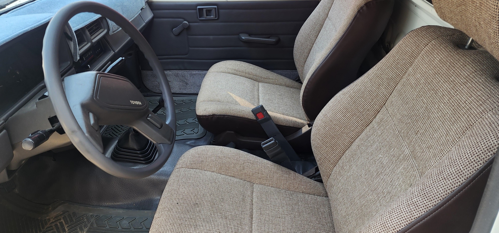 Toyota-Other-1988-truck-22