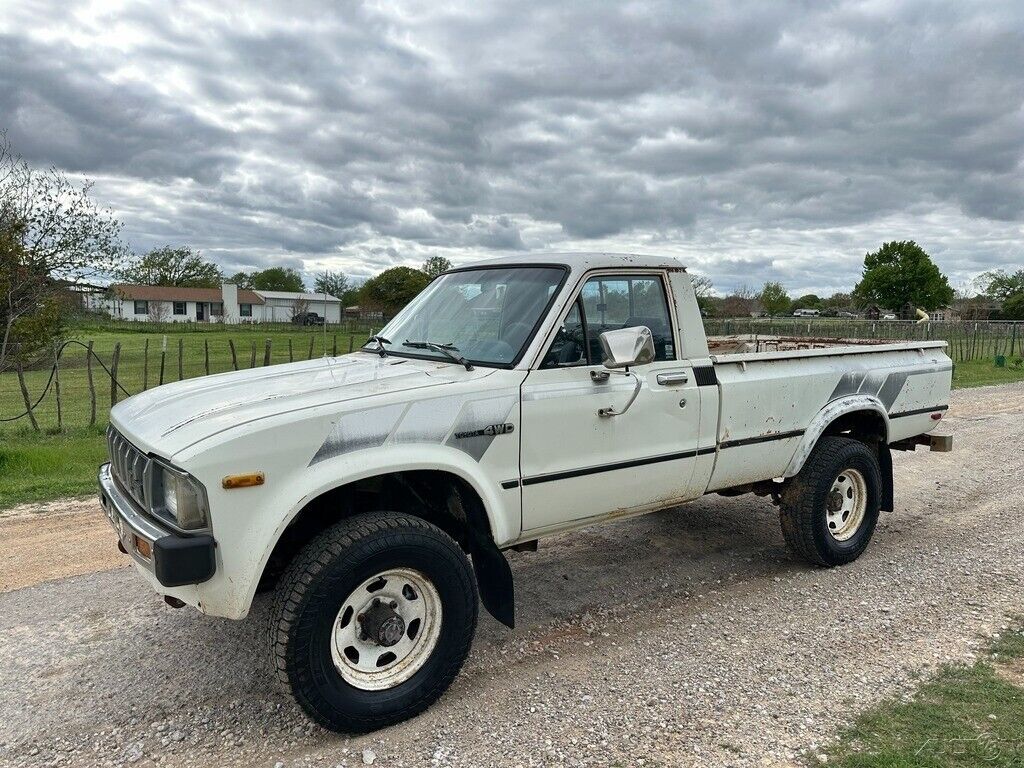 Toyota-Pickup-1982-Standard-Cab-Pickup-1