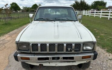 Toyota-Pickup-1982-Standard-Cab-Pickup-10