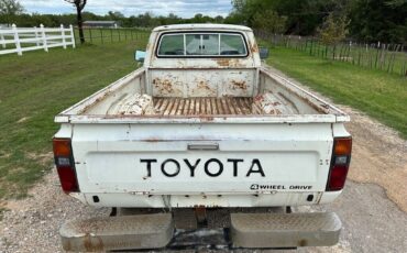 Toyota-Pickup-1982-Standard-Cab-Pickup-11