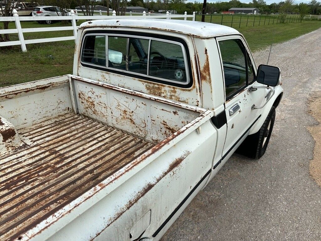 Toyota-Pickup-1982-Standard-Cab-Pickup-15
