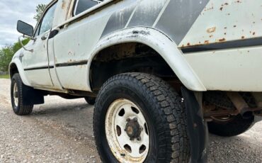 Toyota-Pickup-1982-Standard-Cab-Pickup-16