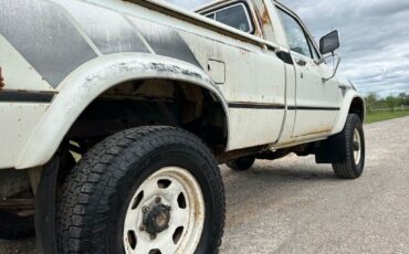 Toyota-Pickup-1982-Standard-Cab-Pickup-17