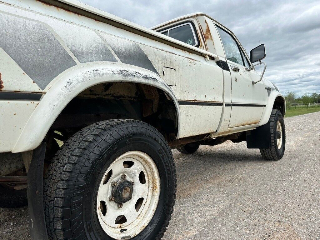 Toyota-Pickup-1982-Standard-Cab-Pickup-17
