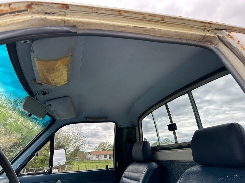 Toyota-Pickup-1982-Standard-Cab-Pickup-22