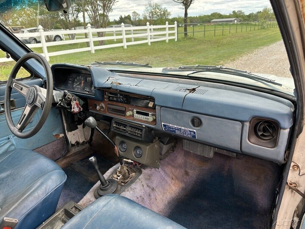 Toyota-Pickup-1982-Standard-Cab-Pickup-25