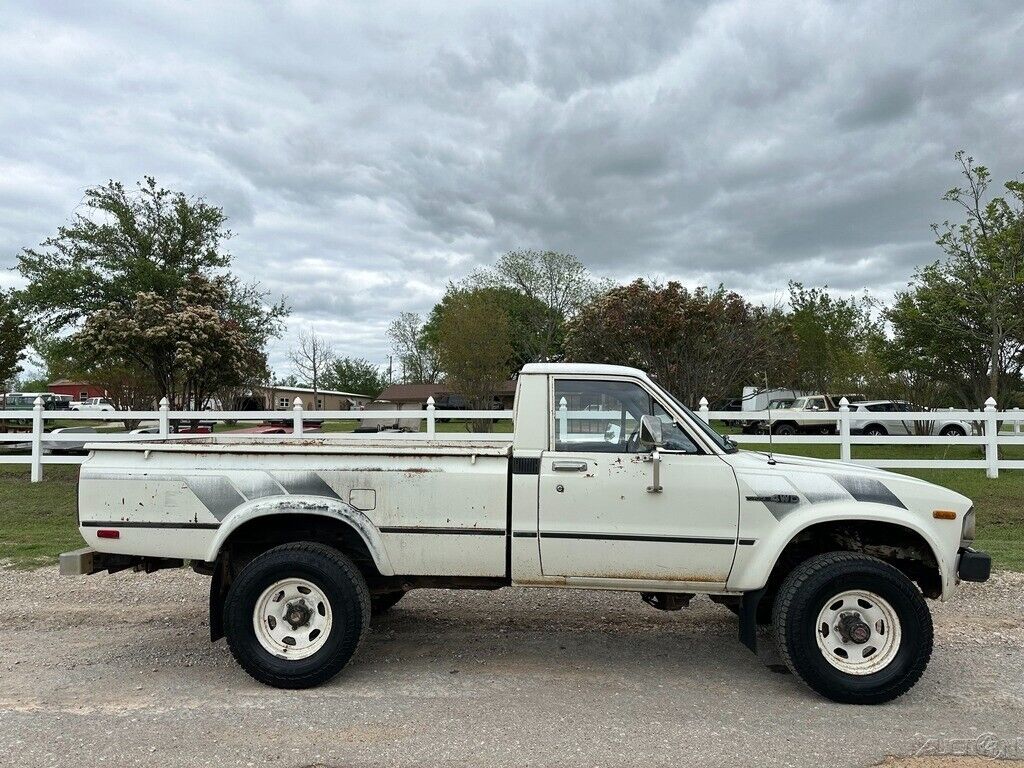 Toyota-Pickup-1982-Standard-Cab-Pickup-5
