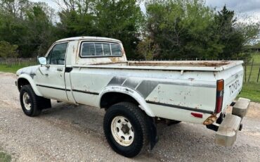 Toyota-Pickup-1982-Standard-Cab-Pickup-7