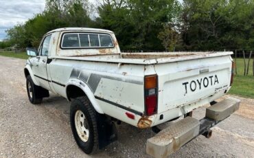 Toyota-Pickup-1982-Standard-Cab-Pickup-9