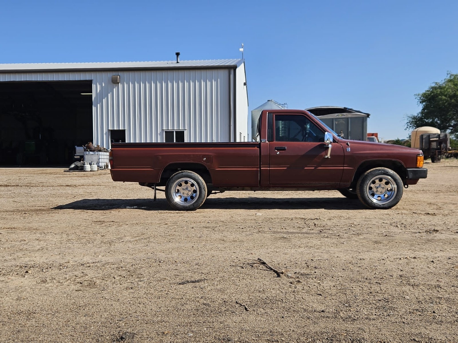 Toyota Pickup 1985 Standard Cab Pickup