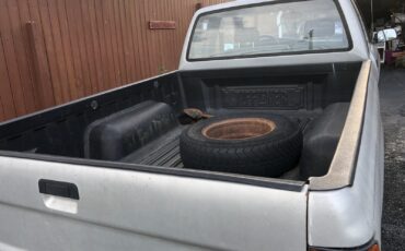 Toyota-Pickup-1989-3
