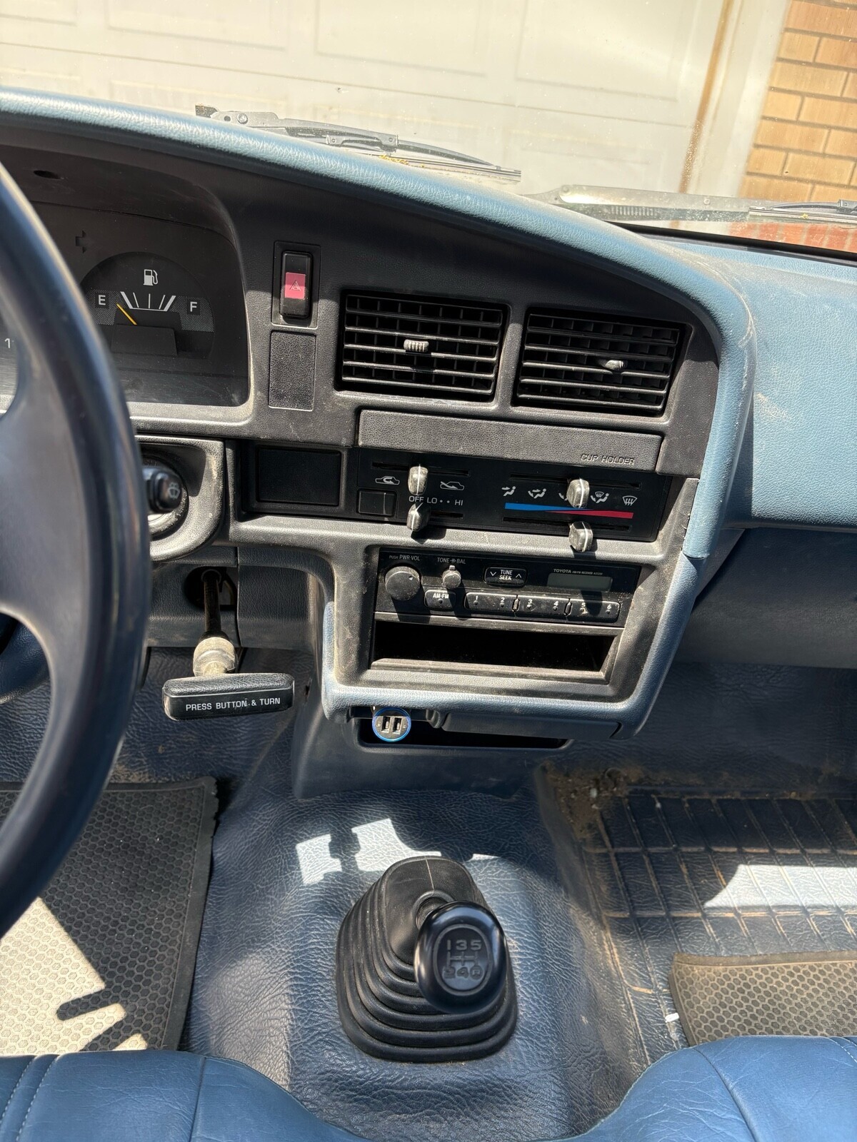 Toyota-Pickup-1992-11