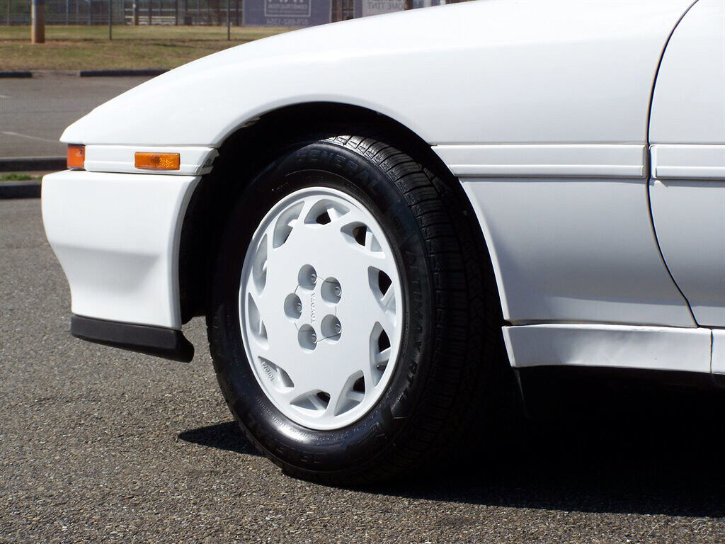 Toyota-Supra-1990-Hatchback-16