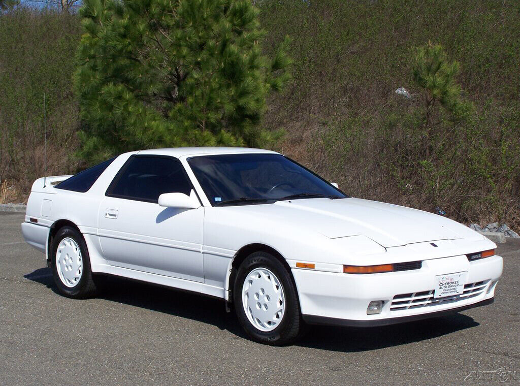 Toyota-Supra-1990-Hatchback-2