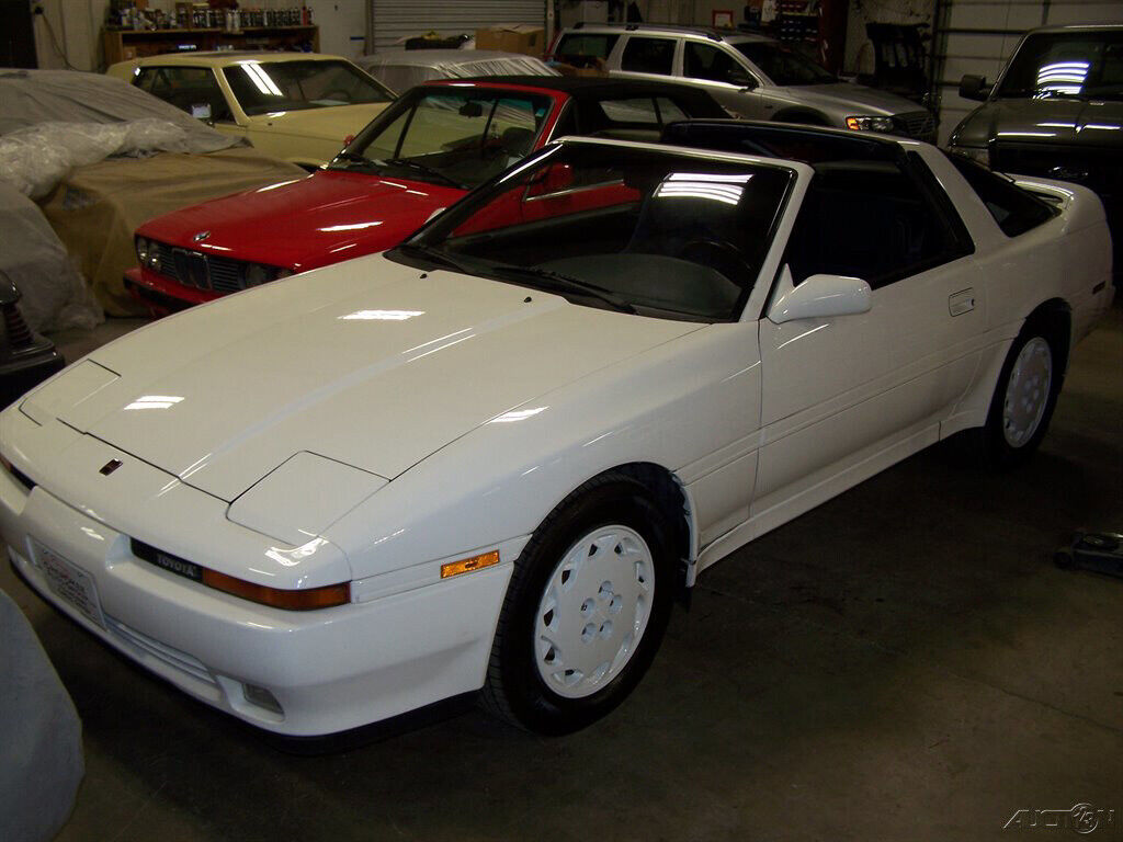 Toyota-Supra-1990-Hatchback-6