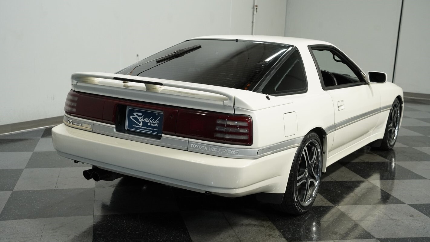 Toyota-Supra-1991-Coupe-10