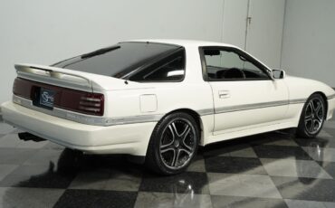 Toyota-Supra-1991-Coupe-11