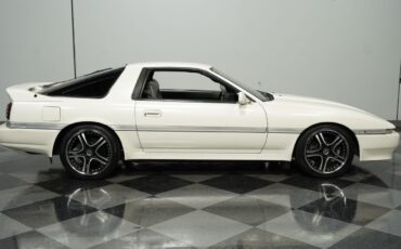 Toyota-Supra-1991-Coupe-12