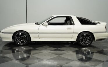 Toyota-Supra-1991-Coupe-2