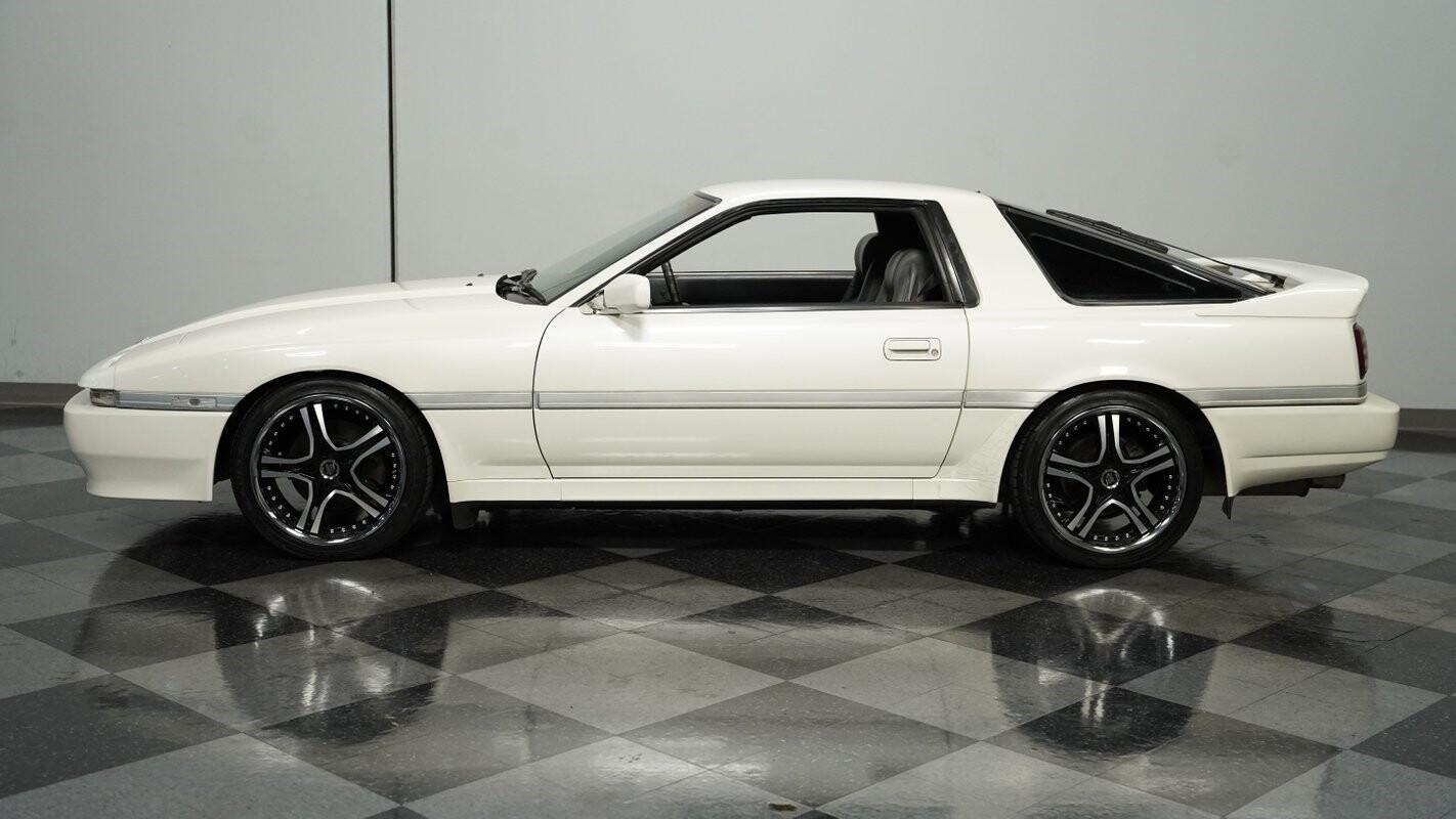 Toyota-Supra-1991-Coupe-2