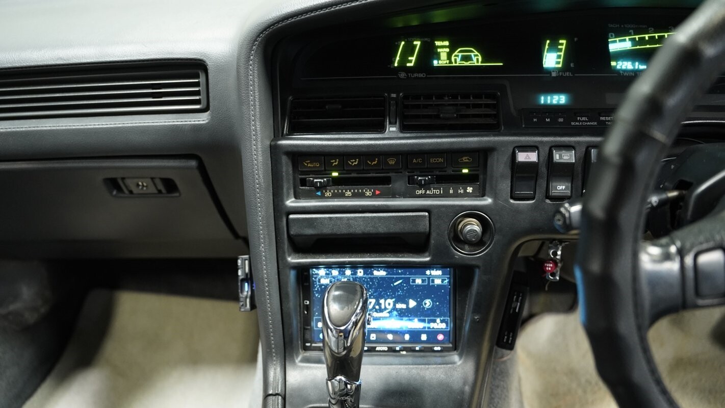 Toyota-Supra-1991-Coupe-33
