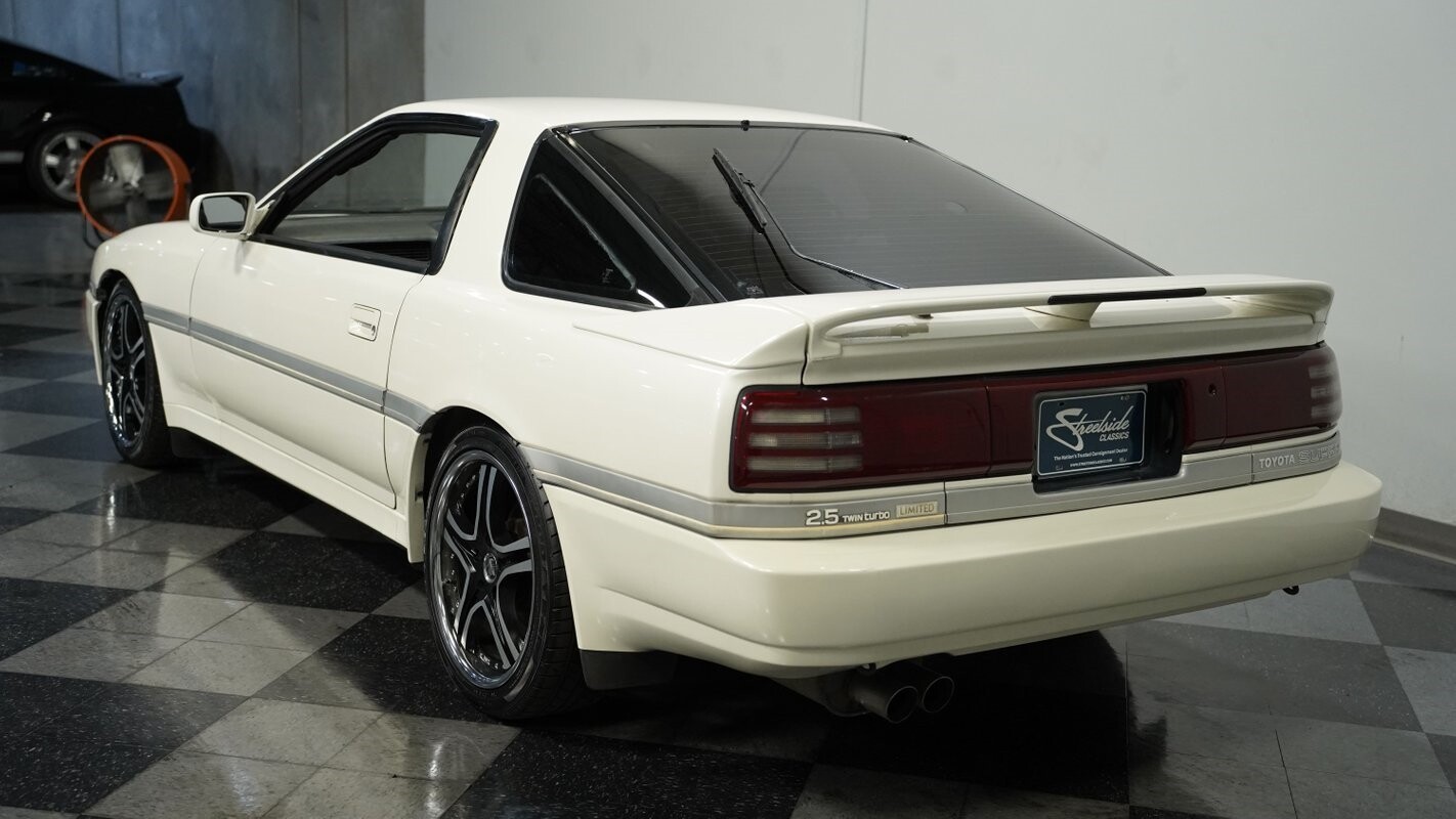 Toyota-Supra-1991-Coupe-8