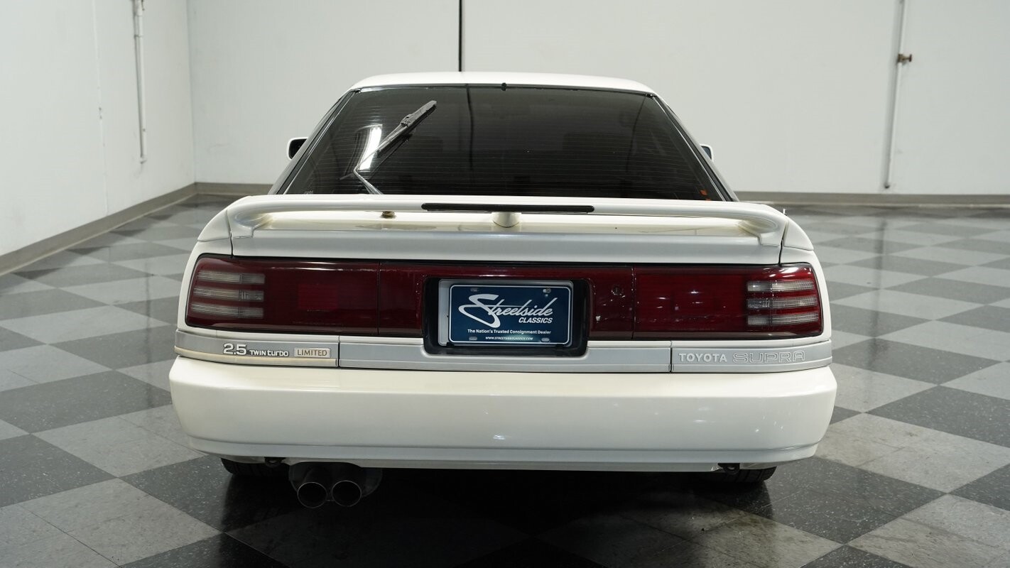 Toyota-Supra-1991-Coupe-9