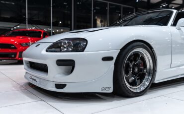 Toyota-Supra-1994-Hatchback-32