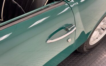 Triumph-Spitfire-1967-Convertible-13
