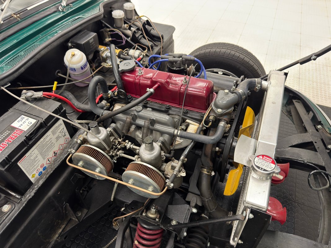 Triumph-Spitfire-1967-Convertible-20