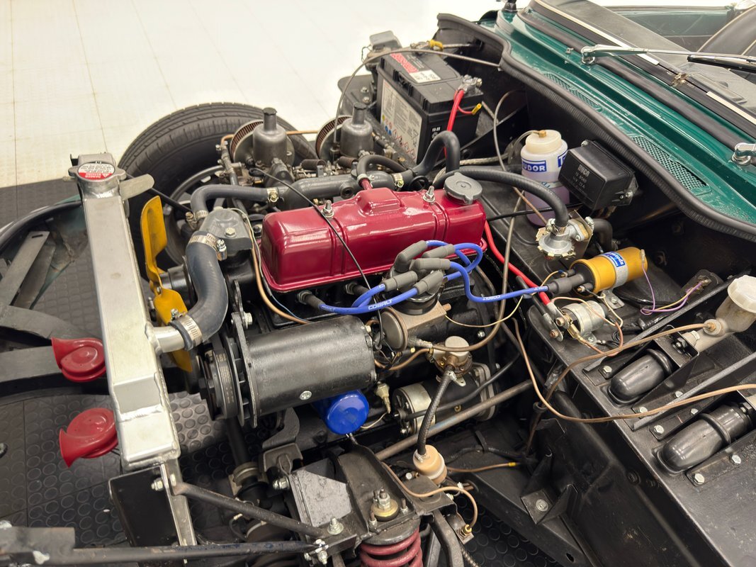 Triumph-Spitfire-1967-Convertible-21