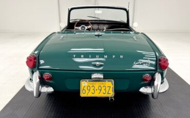 Triumph-Spitfire-1967-Convertible-3