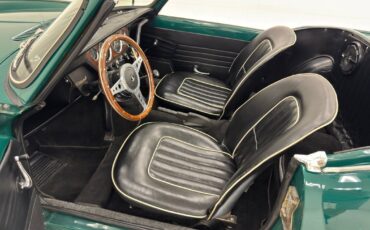 Triumph-Spitfire-1967-Convertible-30