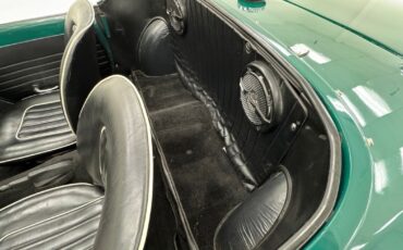 Triumph-Spitfire-1967-Convertible-31