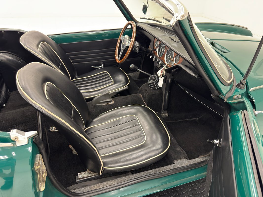 Triumph-Spitfire-1967-Convertible-33