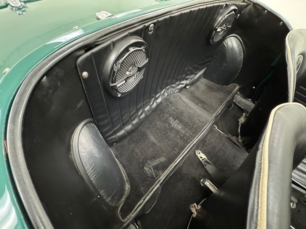 Triumph-Spitfire-1967-Convertible-34